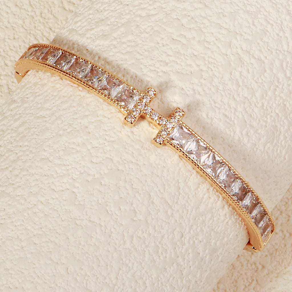 Aurelie™ Signature H Charm Bracelet